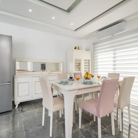 빌라 Magnificently Designed For 8 People In Serik, - Awz 165 베렉
