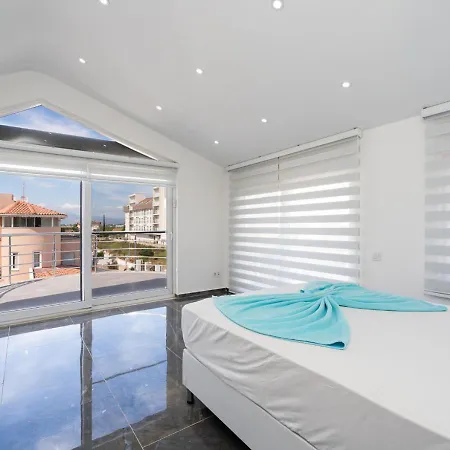 빌라 Magnificently Designed For 8 People In Serik, - Awz 165