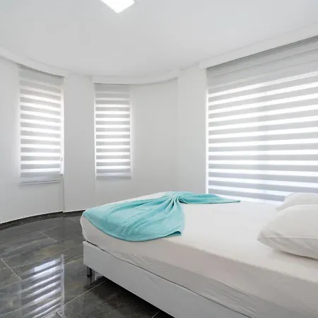 Magnificently Designed For 8 People In Serik, - Awz 165 *